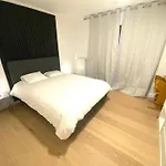 Luxury 2 Bedrooms Family Flat In Center W. Parking
